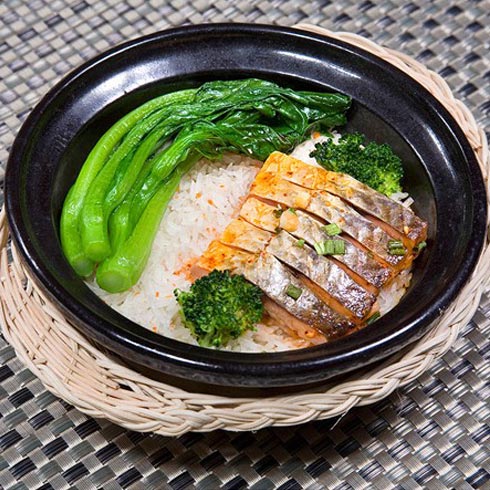 味來主角—招牌外婆醉魚煨飯